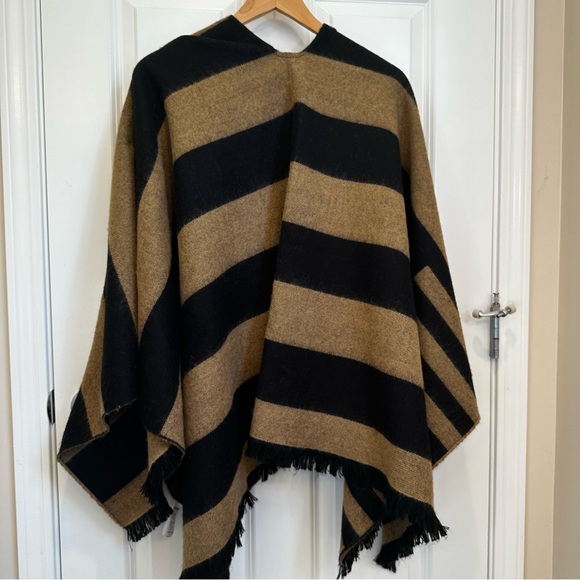 SOLD! On Ebay INTREND by MAX MARA Stripe Cape MADE IN ITALY. Size:OS Warm - Picture 8 of 14